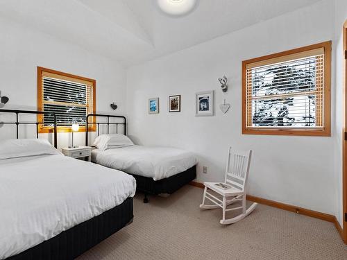 10-2715 Fairways Drive, Sun Peaks, BC - Indoor Photo Showing Bedroom