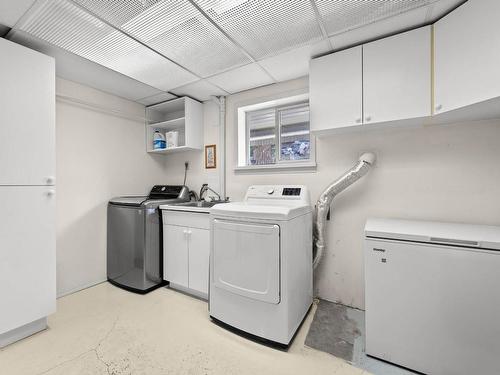 445 Dufferin Terrace, Kamloops, BC - Indoor Photo Showing Laundry Room