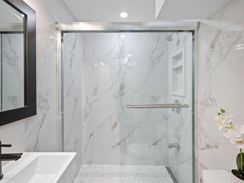 62 Shandon Dr, Toronto, ON - Indoor Photo Showing Bathroom