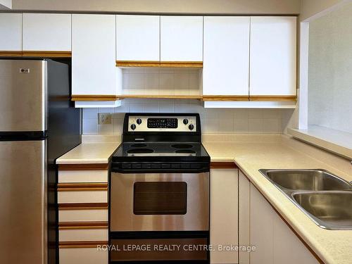 1906-55 Elm Dr W, Mississauga, ON - Indoor Photo Showing Kitchen With Double Sink