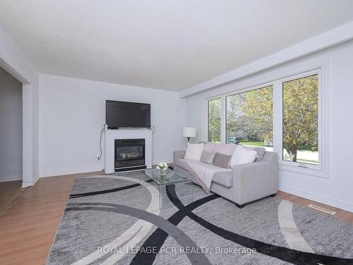 639 Willow St N, Shelburne, ON - Indoor Photo Showing Living Room With Fireplace