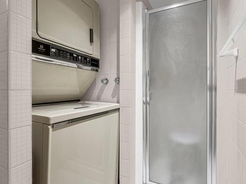 Bathroom - 505-999 Boul. Montpellier, Montréal (Saint-Laurent), QC - Indoor Photo Showing Laundry Room
