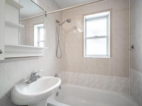 Bathroom - 3260 Av. Ridgewood, Montréal (Côte-Des-Neiges/Notre-Dame-De-Grâce), QC - Indoor Photo Showing Bathroom