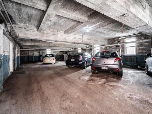 Garage - 3335 Av. Ridgewood, Montréal (Côte-Des-Neiges/Notre-Dame-De-Grâce), QC - Indoor Photo Showing Garage