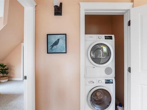 4-247 Government St, Victoria, BC - Indoor Photo Showing Laundry Room