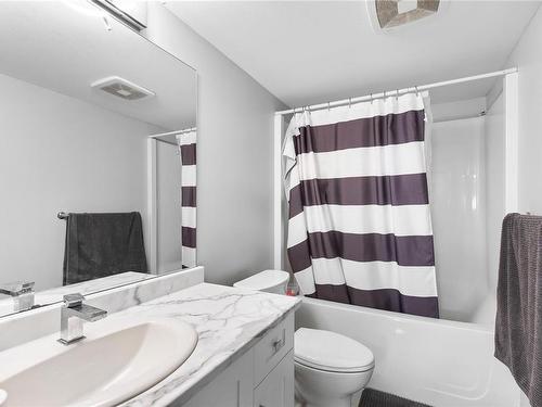 263 Westwood Rd, Nanaimo, BC - Indoor Photo Showing Bathroom