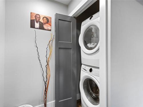 263 Westwood Rd, Nanaimo, BC - Indoor Photo Showing Laundry Room