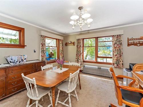 8580 North Shore Rd, Lake Cowichan, BC - Indoor Photo Showing Dining Room