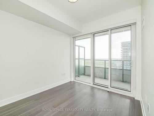 5104-30 Shore Breeze Dr, Toronto, ON - Indoor Photo Showing Other Room