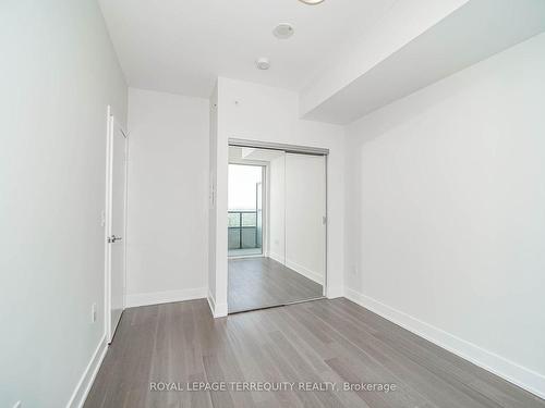 5104-30 Shore Breeze Dr, Toronto, ON - Indoor Photo Showing Other Room