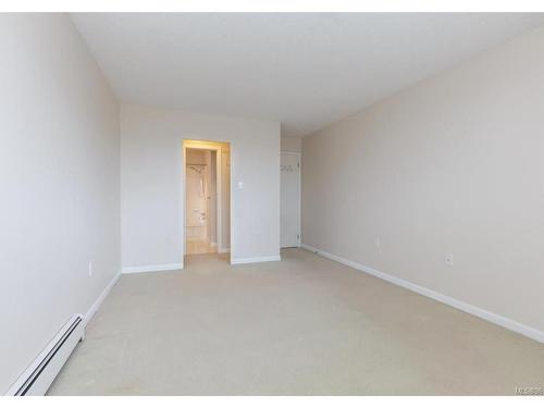 511-1745 Leighton Rd, Victoria, BC - Indoor Photo Showing Other Room