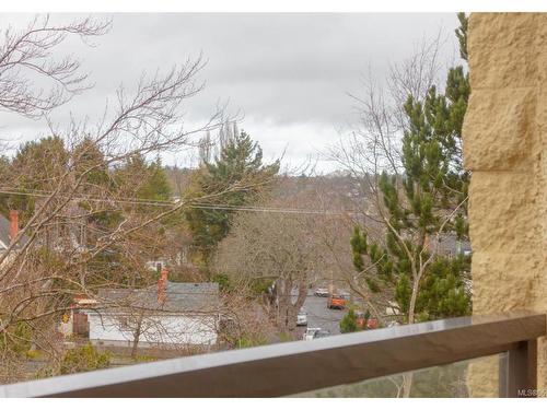 511-1745 Leighton Rd, Victoria, BC - Outdoor With View