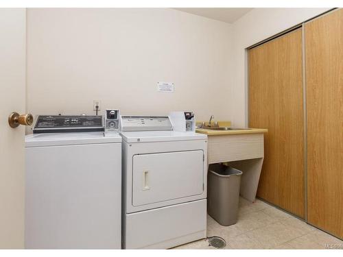 511-1745 Leighton Rd, Victoria, BC - Indoor Photo Showing Laundry Room