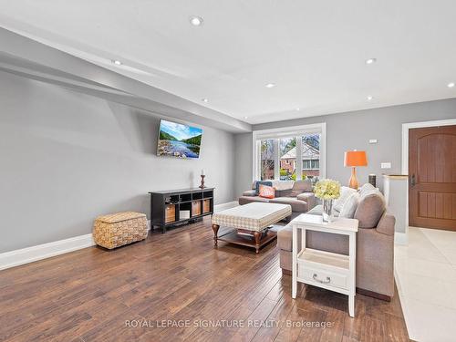 109 Symons St, Toronto, ON - Indoor Photo Showing Living Room