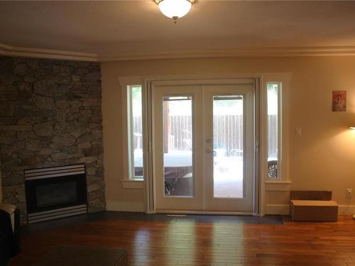 3845 Whittlestone Ave, Port Alberni, BC - Indoor Photo Showing Living Room With Fireplace