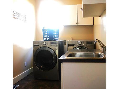 3845 Whittlestone Ave, Port Alberni, BC - Indoor Photo Showing Laundry Room