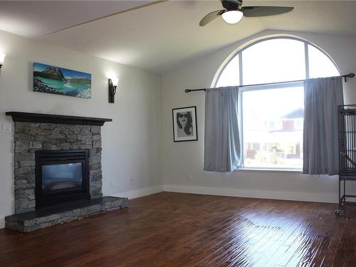 3845 Whittlestone Ave, Port Alberni, BC - Indoor Photo Showing Living Room With Fireplace