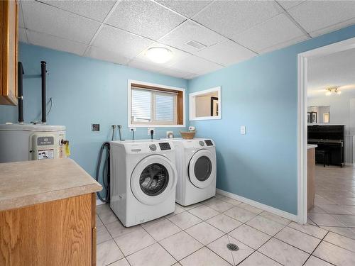 908 Capilano Pl, Nanaimo, BC - Indoor Photo Showing Laundry Room