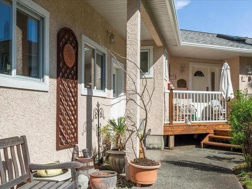 881 Therres Cres, Ladysmith, BC - Outdoor With Deck Patio Veranda With Exterior