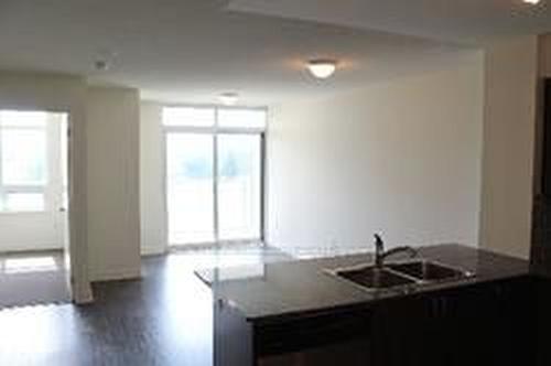 418-816 Lansdowne Ave, Toronto, ON - Indoor Photo Showing Kitchen With Double Sink