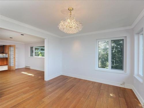 503-2829 Arbutus Rd, Saanich, BC - Indoor Photo Showing Other Room