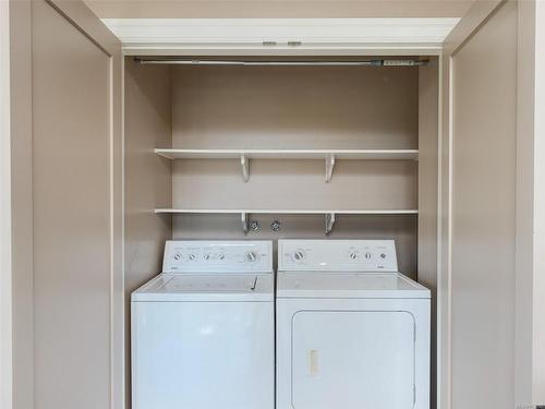 503-2829 Arbutus Rd, Saanich, BC - Indoor Photo Showing Laundry Room