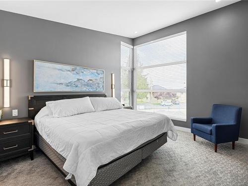 11-1175 Resort Dr, Parksville, BC - Indoor Photo Showing Bedroom