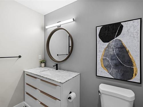 11-1175 Resort Dr, Parksville, BC - Indoor Photo Showing Bathroom