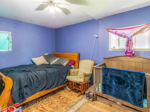 6135 Beaver Creek Rd, Port Alberni, BC - Indoor Photo Showing Bedroom