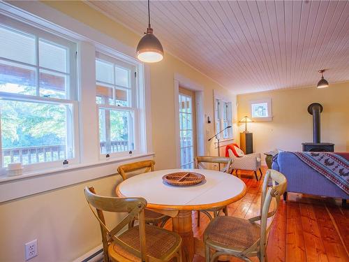 225 Boardwalk Blvd, Ucluelet, BC - Indoor Photo Showing Dining Room