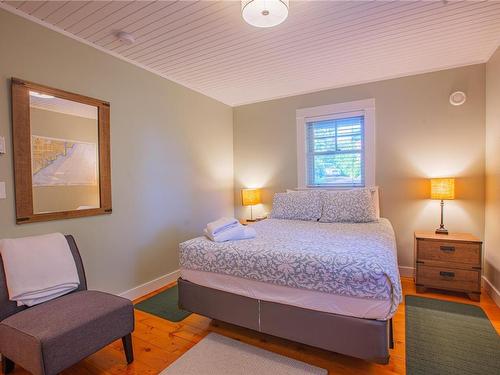 225 Boardwalk Blvd, Ucluelet, BC - Indoor Photo Showing Bedroom