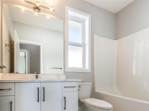 57 Acacia Ave, Nanaimo, BC - Indoor Photo Showing Bathroom