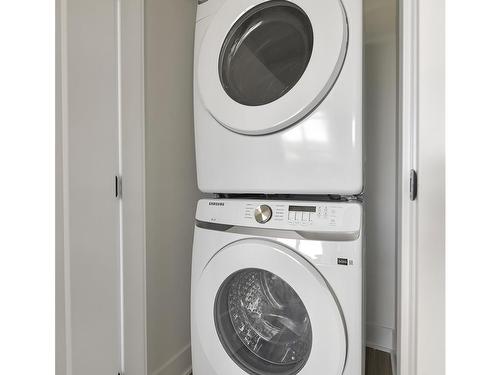 210-1110 Samar Cres, Langford, BC - Indoor Photo Showing Laundry Room