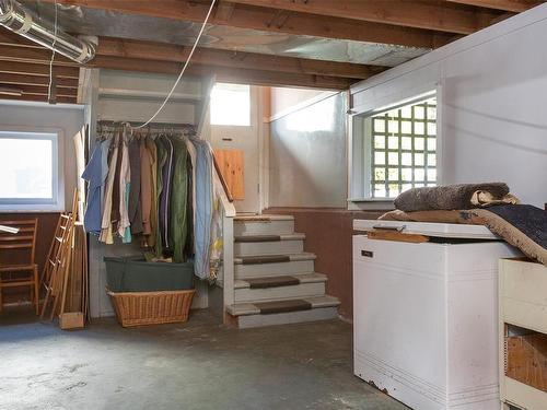 1920 Waterloo Rd, Saanich, BC - Indoor Photo Showing Basement