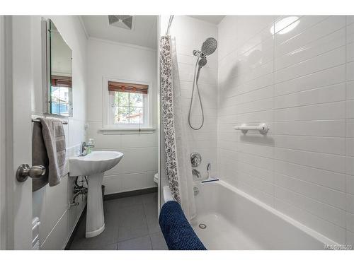 1150 Pandora Ave, Victoria, BC - Indoor Photo Showing Bathroom