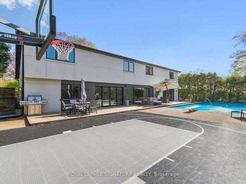 2054 Obeck Cres, Mississauga, ON - Outdoor With In Ground Pool