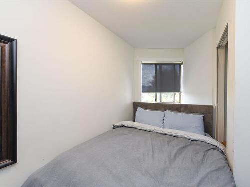 303-4685 Alderwood Pl, Courtenay, BC - Indoor Photo Showing Bedroom