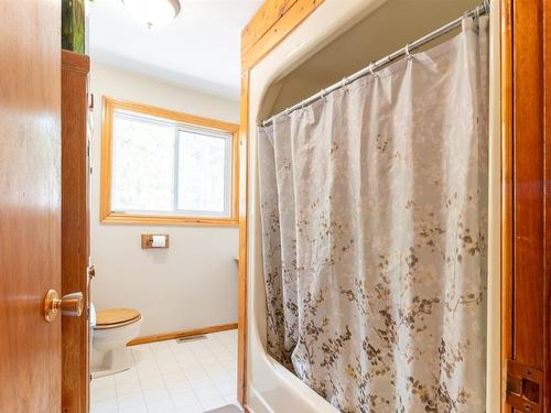 402 Birchgrove Road, Blindfold Lake, ON - Indoor Photo Showing Bathroom