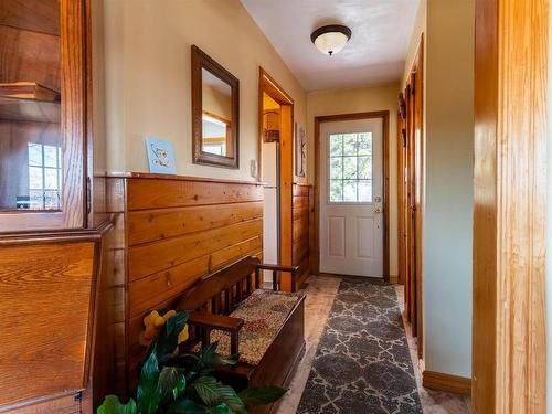 402 Birchgrove Road, Blindfold Lake, ON - Indoor Photo Showing Other Room