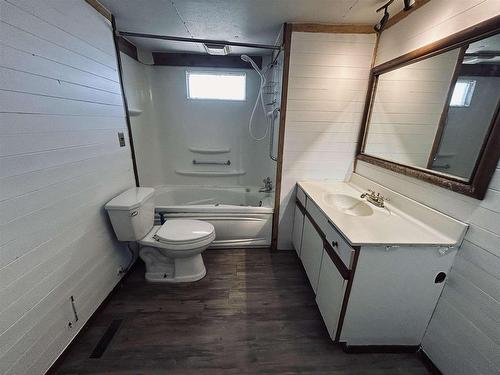 29 Durante Trailer Park, Sioux Lookout, ON - Indoor Photo Showing Bathroom