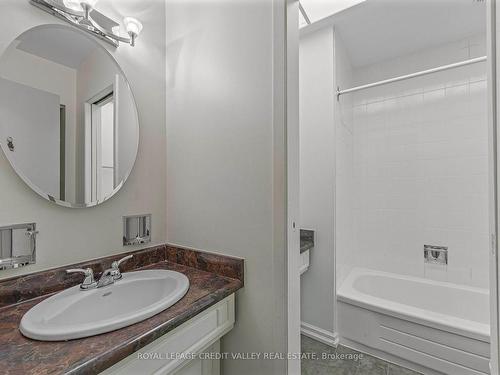 29 Bartley Bull Pkwy, Brampton, ON - Indoor Photo Showing Bathroom