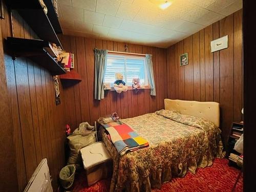 917 Minto Street, Kenora, ON - Indoor Photo Showing Bedroom