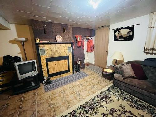 917 Minto Street, Kenora, ON - Indoor With Fireplace