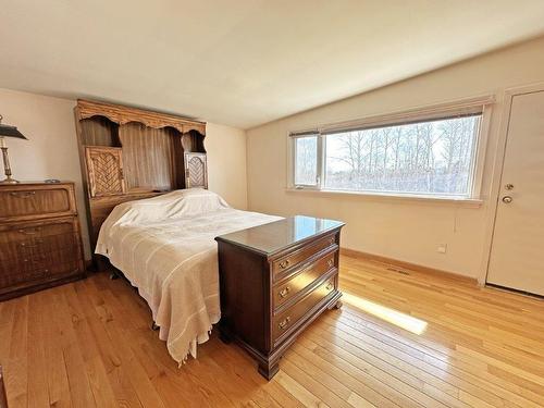 112 Sunset Bay, Thunder Bay, ON - Indoor Photo Showing Bedroom