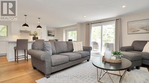 277 Ferndale Ave, London, ON - Indoor Photo Showing Living Room