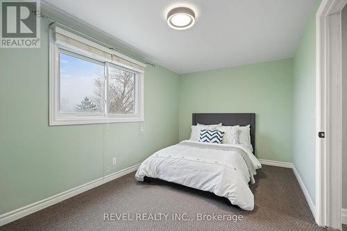 539 Forks Road, Welland, ON - Indoor Photo Showing Bedroom