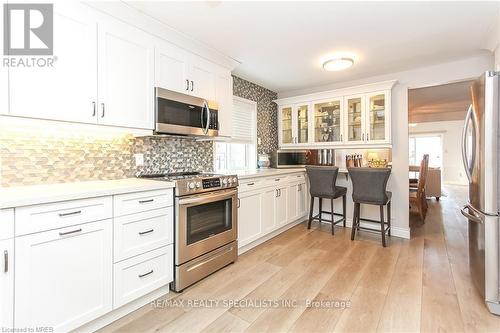 338 Oxbow Park Drive, Wasaga Beach, ON - Indoor Photo Showing Kitchen With Upgraded Kitchen