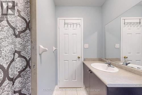 763 Shanks Heights, Milton, ON - Indoor Photo Showing Bathroom