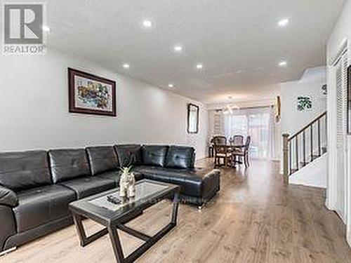 2645 Treviso Court, Mississauga, ON - Indoor Photo Showing Living Room