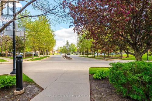 303 - 710 Humberwood Boulevard W, Toronto, ON - Outdoor